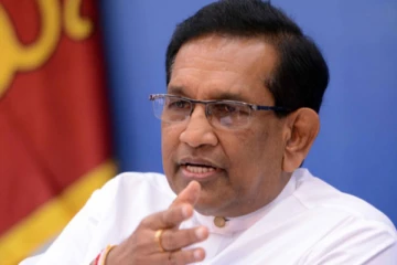 மதுபானக்கடை உள்ளவர்கள் நாடாளுமன்றம் செல்வதற்குத் தடை விதிக்க வேண்டும்: ராஜித சீற்றம்
