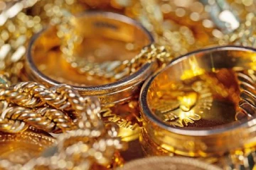 අද දවසට රත්තරන් ගැන තවත් සුපිරි ආරංචියක් - රන් මිල ආයේ අඩුවෙයි රුපියල් 13,000කින් පහළට[UPDATE]