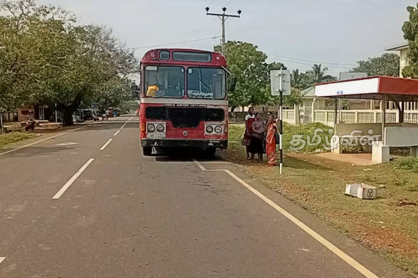 அலைக்கழிக்கும் அரச பேருந்தால் மருதங்கேணியில் மக்கள் குழப்பம் | Government Bus Making Waves In Pedro