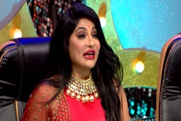 ஆங்கில செய்தி வாசிப்பாளராக மாறிய ராதிகா! மிரண்டு போன ரசிகர்கள்