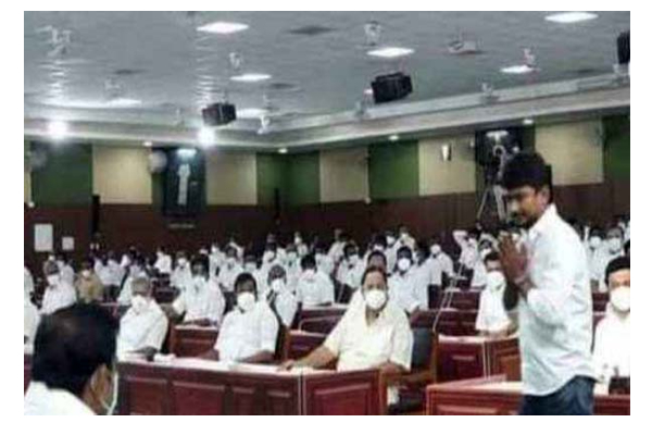 வணக்கம் கூறிய உதயநிதியை கண்டுகொள்ளாத எடப்பாடி... தீயாய் பரவும் மாஸ் புகைப்படம் | Udhayanidhi Stalin Respect To Senior Political