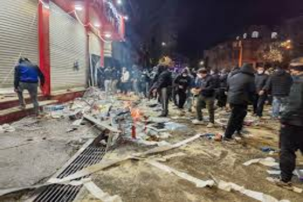 ஈரானில் 2000 ஆக உயர்ந்தது பலி எண்ணிக்கை : சடலங்களால் நிரம்பி வழியும் வைத்தியசாலைகள் | Iran Protest Official Says 2 000 Killed