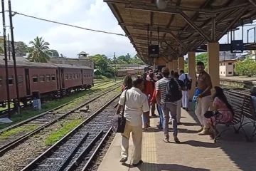 பயணப்பையை தொலைத்து தவித்த வெளிநாட்டு பிரஜை; சிலமணிநேரங்களில் மீட்ட அதிகாரிகள்