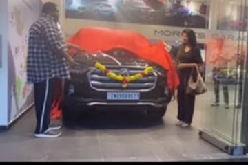 விலையுயர்ந்த சொகுசு காரை வாங்கிய ரவீந்தர் - மகாலக்ஷ்மி ஜோடி! மனைவியுடன் வெளியிட்ட அசத்தல் வீடியோ