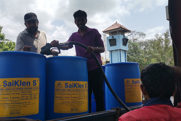 வவுனியாவில் விவசாயிகளுக்கு டீசல் விநியோகம் ஆரம்பம்! (படங்கள்) - ஐபிசி தமிழ்