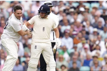 இந்தியா, இங்கிலாந்து போட்டியின் போது மைதானத்திற்குள் நுழைந்த நபருக்கு நேர்ந்த கதி! என்ன ஆனார் தெரியுமா?