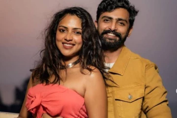 விவாகரத்துக்கு பின் காதலருடன் 2-ஆம் திருமணம்!! வளைக்காப்பு புகைப்படத்தை வெளியிட்ட அமலா பால்