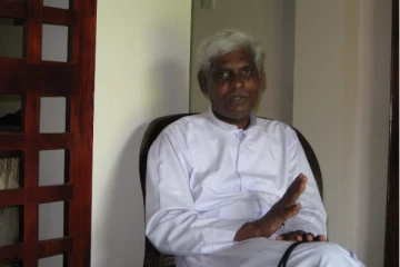 அரசியல் கைதிகளுக்கு துப்பாக்கி நீட்டியமை ஐ நாவுக்கே நீட்டியது போன்றது; அருட்தந்தை மா.சத்திவேல்