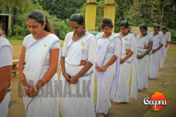 ගුරුවරුන්ට ගුරුදීමනා හා නිල ඇදුමක්