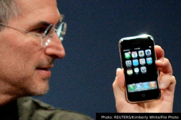 ஆப்பிளின் 50 வது பொன்விழா ஆண்டு: பிரமிப்பூட்டும் iPhone கடந்து வந்த பாதை