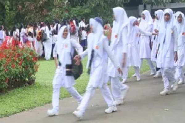 பேரிடருக்கு மத்தியிலும் தொழிற்சங்க நடவடிக்கையில் குதிக்கப்போகும் ஆசிரியர் சங்கம் | Ceylon Teachers Union Trade Union Action