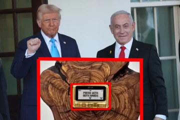 டிரம்பிற்கு தங்க பேஜரை பரிசளித்த இஸ்ரேல் பிரதமர்
