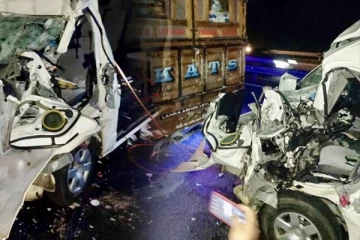 விபத்தில் சிக்கிய வாகனம்: தாயும் மகளும் பரிதாபமாக பலி