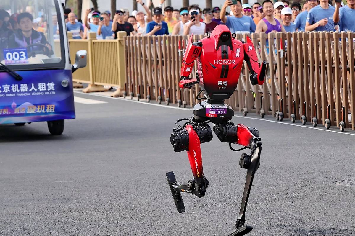 உசேன் போல்ட்டின் உலக சாதனையை முறியடித்த சீன ரோபோ | Chinese Robot World Record