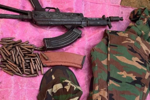 துப்பாக்கியுடன் சிக்கிய பெக்கோ சமனின் ஆதரவாளர் | Backhoe Saman S Supporter Arrested With Firearm