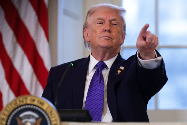 மத்திய கிழக்கிற்கு போர் கப்பல்களை நகர்த்தும் அமெரிக்கா - தயரான இந்திய விமானங்கள் | Us Move Carrier To Iran India Plans Rescue Indians