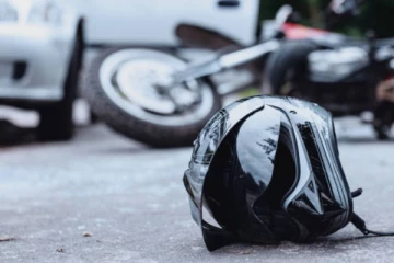 பேருந்துடன் வேகமாக வந்த மோட்டார் சைக்கிள் மோதி இருவர் பலி