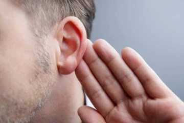 எவ்வளவு வயதானாலும் காது கேட்கும் திறன் ஷார்ப்பாக இருக்க வேண்டுமா? எளிதான இந்த விடயத்தை செய்யுங்கள்!