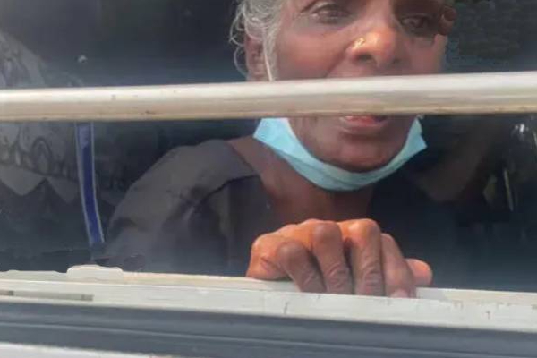 தாய்மாரிடம் அநாகரீகமாக நடத்துக்கொண்ட பொலிஸார்! மட்டுவில் பெரும் பதற்றம் | Jaffna Police Treating Mothers Indecently Mahinda