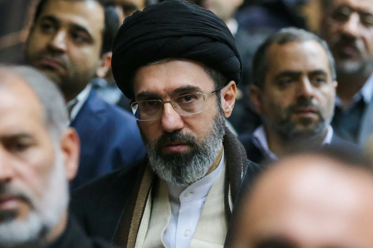 புதிய கட்டத்தை எட்டும் ஹோர்முஸ் நீரிணை! ஈரானின் அதிரடி தீர்மானம் | Iran Take Management Of Hormuz Supreme Leader புதிய கட்டத்தை எட்டும் ஹோர்முஸ் நீரிணை! ஈரானின் அதிரடி தீர்மானம் | Iran Take Management Of Hormuz Supreme Leader