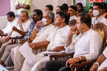 நீதித்துறையை அவமதித்து மிதிக்கின்ற நிலைக்கு வந்துள்ளனர் ஆட்சியாளர்கள்: சஜித் குற்றச்சாட்டு (photos)