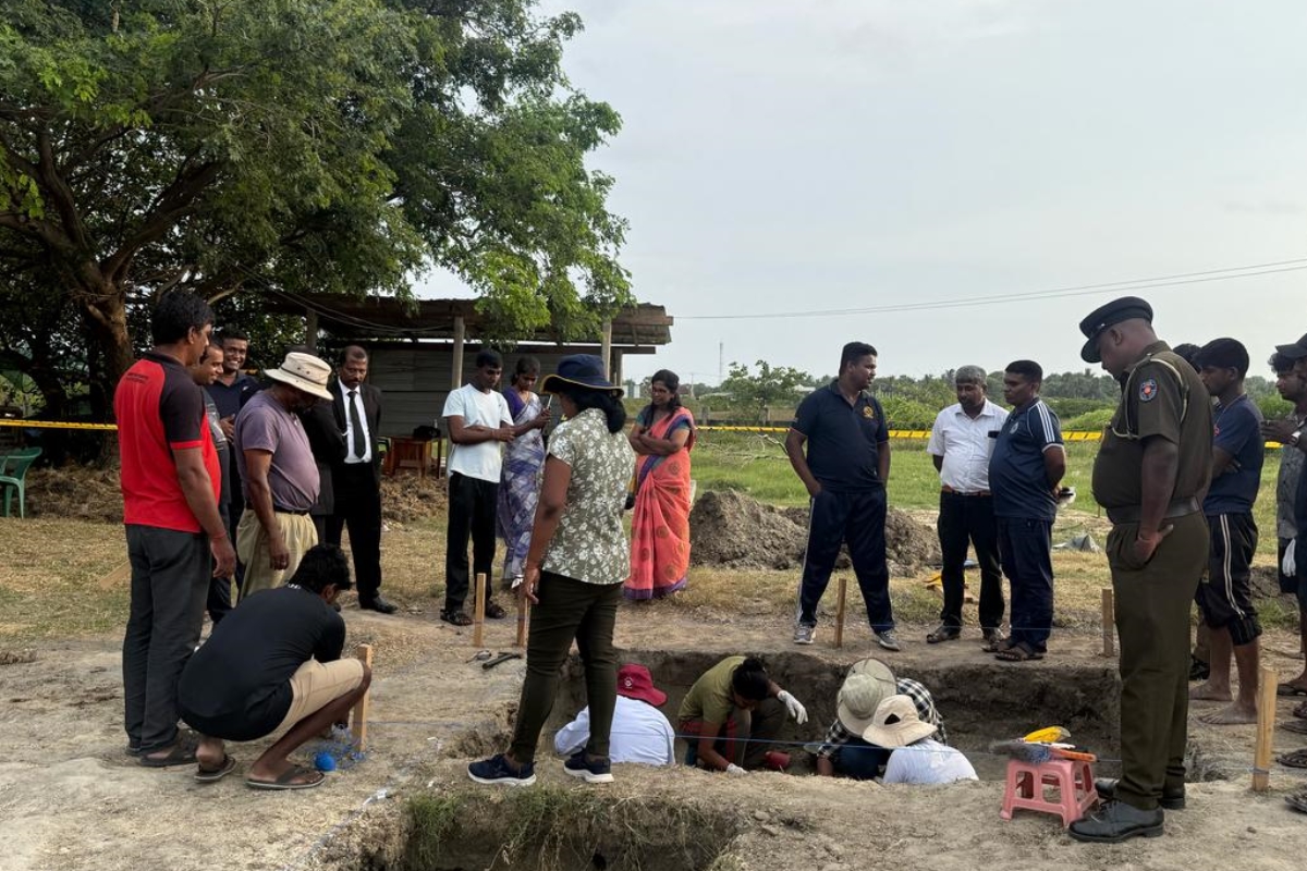 செம்மணியில் புதைகுழியிலிருந்து 2 எலும்பு கூடுகள் முழுமையாக மீட்பு! | Two Complete Skeletons Grave In Chemmani