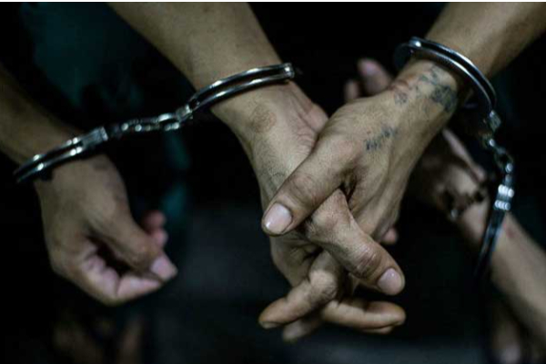 போதைப்பொருள் கடத்தல்: பெண்கள் உட்பட மூவர் கைது | Trafficking Two Women Male Distributor Arrested