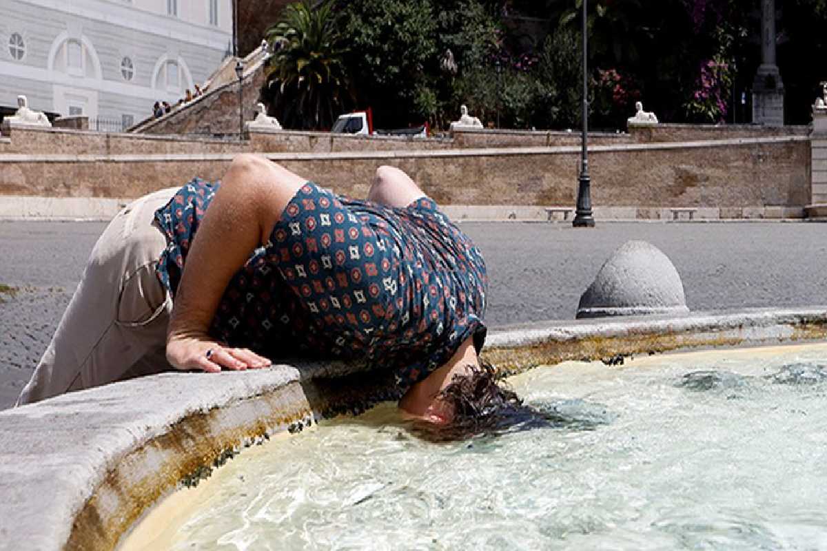 ஸ்பெயினை வாட்டும் வெப்பம் : செத்து மடியும் மூத்த குடிமக்கள் | Spains Heatwave Kills 1028 In June