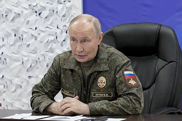 சமாதான ஒப்பந்தம் என உக்ரைனுக்கு மரண அடி தரும் ட்ரம்ப் நிர்வாகம்... முழுமையான பின்னணி | Trump 28 Point Ukraine Peace Plan