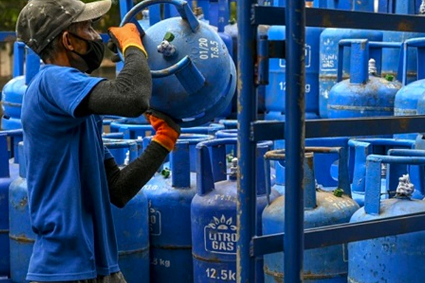 இன்று நள்ளிரவு முதல் சமையல் எரிவாயு விலையில் மாற்றம் | Cooking Gas Price Change From Midnight Tonight