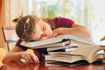 ළමයින් ඉගෙනීම ප්‍රතික්ෂේප කරන්නේ නම් කුමක් කළ යුතුද?