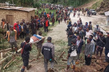 அப்படியே உயிரோடு புதைந்த 2000 பேர் - நாட்டை உலுக்கிய கோர சம்பவம்!