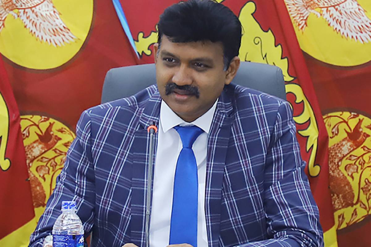 “கள்ளத்தோணி” என அவமதித்ததாக குற்றச்சாட்டு! சமூக வலைத்தளங்களில் பரவும் காணொளி | Loversleep Estate House Construction Halted Amid