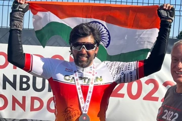 1540 கிலோ மீட்டர் சைக்கிளிங் போட்டி.. மாஸ் காட்டிய நடிகர் ஆர்யா