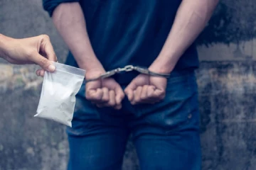 தெற்கு கடற்பரப்பில் பெரும் தொகை போதைப்பொருளுடன் ஐவர் கைது