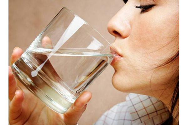காலை எழுந்தவுடன் 3 டம்ளர் தண்ணீர் குடிப்பதால் ஏற்படும் அதியம் என்னென்ன? | Drinking Water In The Morning Will Help You