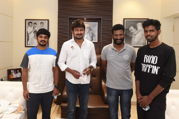 கொரோனா தடுப்பு பணிகளுக்காக  முதல்வர் நிவாரண நிதிக்கு இயக்குநர் சுசீந்திரன் ரூ.5 லட்சம் நிதியுதவி! | Cmo Tamilnadu Udayanidhi