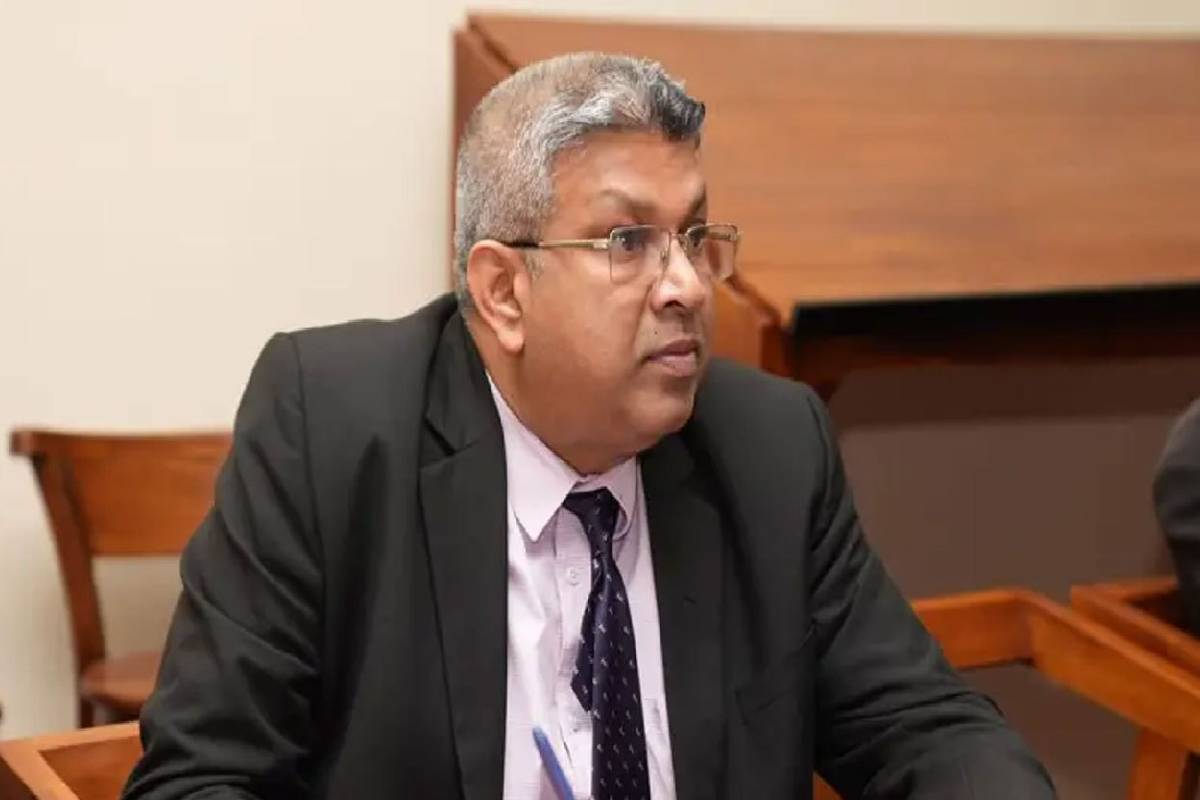 நீதி அமைச்சருக்கு எதிரான நம்பிக்கையில்லா பிரேரணை சபாநாயகரிடம் கையளிப்பு | Minister Of Justice Submitted To The Speaker நீதி அமைச்சருக்கு எதிரான நம்பிக்கையில்லா பிரேரணை சபாநாயகரிடம் கையளிப்பு | Minister Of Justice Submitted To The Speaker