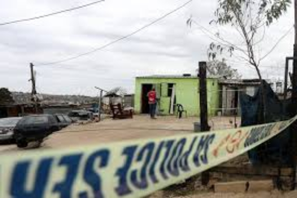 வெளிநாடொன்றில் துப்பாக்கிச்சூடு : துடிதுடித்து பலியான எழுவர் | 7 Killed In South Africa Shooting