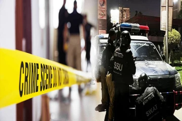 வறுமையின் விரக்தியால் மனைவி மற்றும் 7 குழந்தைகளை வெட்டி கொன்ற பாகிஸ்தானியர்