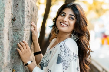 கயல் ஆனந்திக்கு அடித்த ஜாக்பாட்.. பிரபாஸ் படத்தில் இப்படி நடிக்கிறாரா?