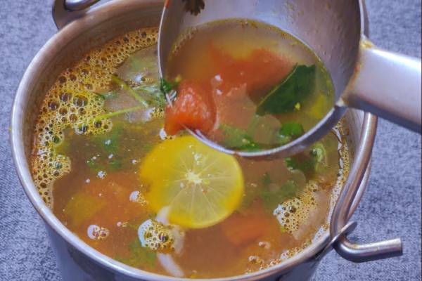 காரம் தூக்கலா Non Veg ரசம் - இப்படி ஒரு முறை செய்து பாருங்க | Madurai Melur Special Non Veg Rasam Recipe