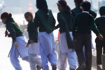 நைஜீரியாவில் பயங்கரவாதிகள் அட்டூழியம் : துப்பாக்கிமுனையில் 30 மாணவர்கள் கடத்தல்!