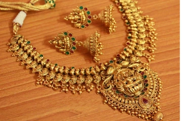 புதிய உச்சத்தை தொட்ட தங்கம் விலை - முதல்முறை சவரன் ரூ. 46,000-க்கு விற்பனை!