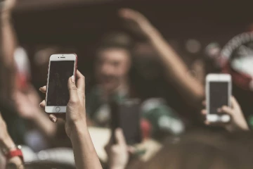 ஆபாச படங்களை வெளியிடுவோருக்கு எச்சரிக்கை; இளைஞர் மூவர் கைது!