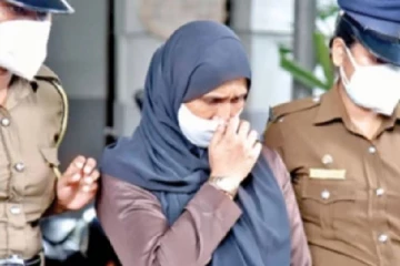 மலசலகூடத்திற்குள் பணிப்பெண்களின் முகத்தை வைத்து அசுத்தநீரை திறந்து விடும் ரிசாத்தின் மனைவி - வெளியாகும் அதிர்ச்சி தகவல்