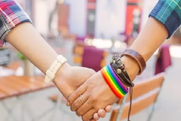 தோழியுடன் ஓரினச் சேர்க்கை ; தட்டிக்கேட்ட கணவனுக்கு கொடூர சம்பவம் செய்த மனைவி