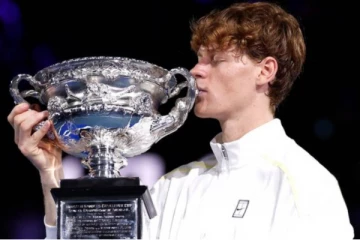 அவுஸ்திரேலிய ஓபன் ; தொடர்ந்து 2 ஆவது ஆண்டாக பட்டம் வென்ற ஜானிக் சின்னர்