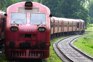 அலுவலக புகையிர சேவை வழமை போல் ஆரம்பம்