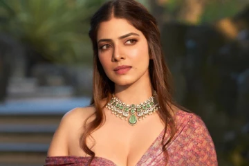 நடிகை மாளவிகா மோகனன் அம்மாவை பார்த்திருக்கிறீர்களா? அழகிய ஸ்டில்கள்